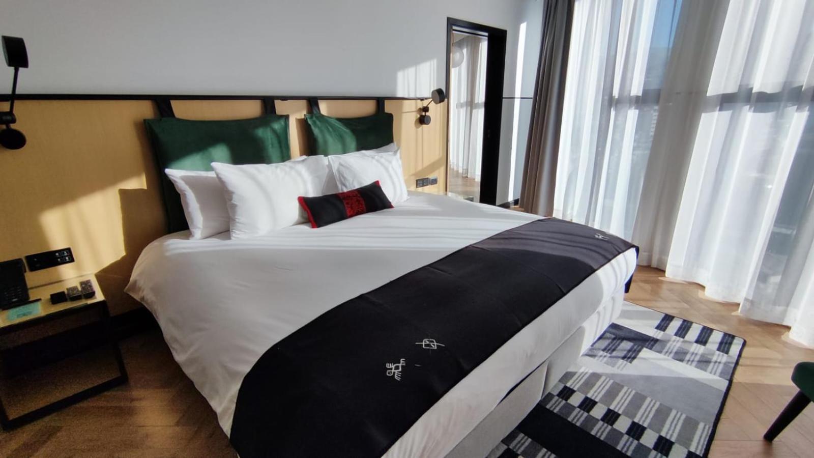 Met Hotel 拉巴斯 外观 照片